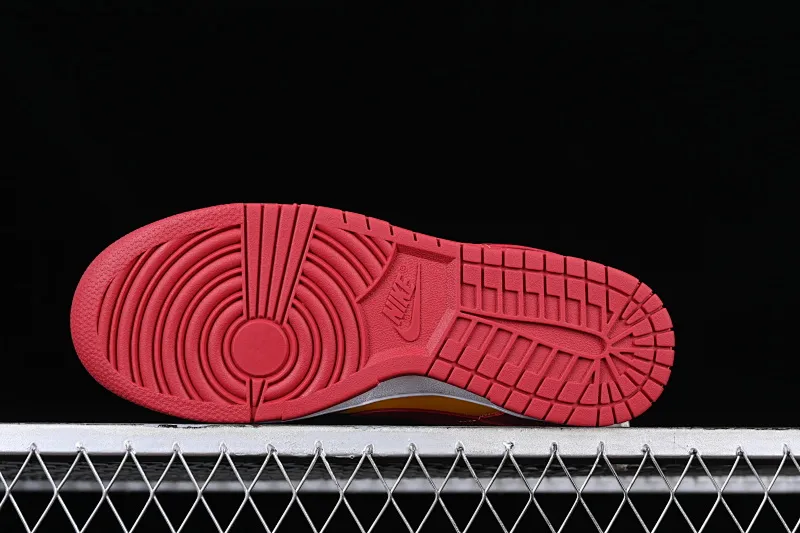 All categories Nk SB Dunk series Nk SB Dunk Low low-top sneakers Nk SB Dunk Low "Midas Gold" tomato scrambled egg color SB low-top sports and leisure sneakers DD1391-701